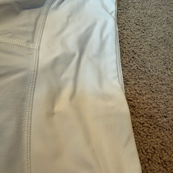 Lululemon White Speed Up High Rise 2.5in Shorts - Picture 5 of 5